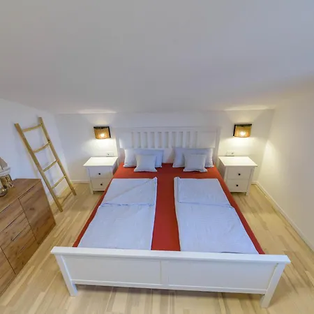 Aurora Apartment *