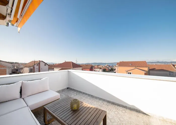 Aurora דירה זאדאר